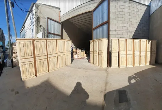 Fondo De Comercio De Fábrica De Muebles De Pino En San Fernando