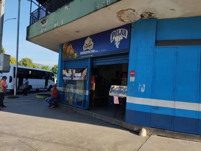 Lm Venta Local De Licores Y Viveres En Av Universidad Y Calle 190 Naguanagua