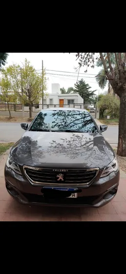Peugeot 301 1.6 Allure Plus