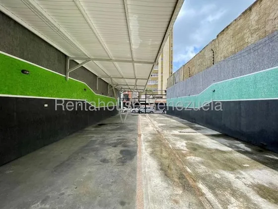 Marianny Gonzalez, Alquila Local Con Amplio Terreno Y Edificio Comercial, Zona Centro Barquisimeto Lara