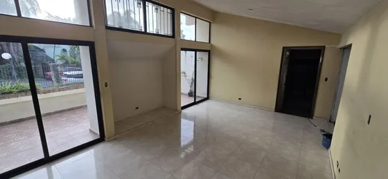  ¡tu Oportunidad De Estar En El Corazón De Arroyo Hondo! Casa Y Terreno De 1052 M² En El Mejor Sector 