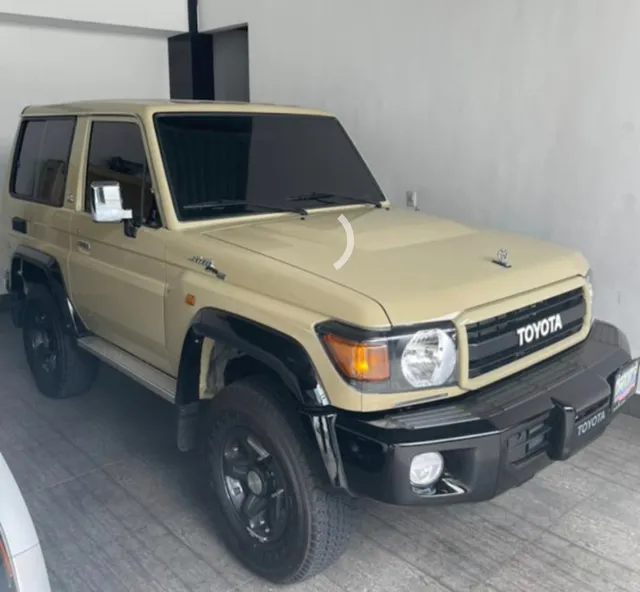 Toyota Land Cruiser 70 Aniversario