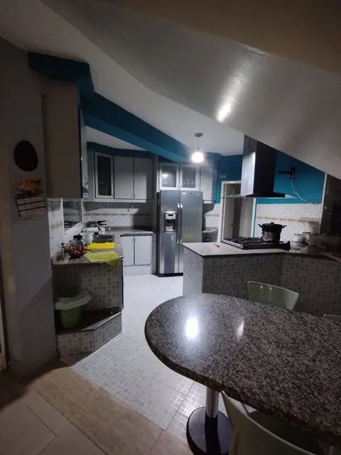 Venta Casa Quinta La Mantuana Turmero 3 Niveles, Amoblada 5h-5b-2pr-pozo Propio Agua Estado Aragua   022js