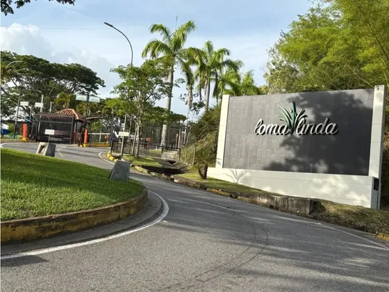 Vendo Pb 202m2 Urb. Loma Linda 9830
