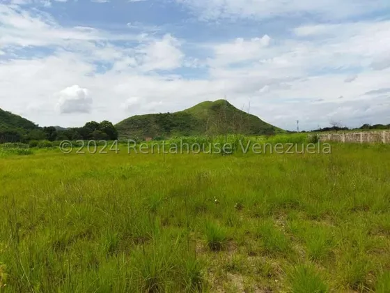 Terreno En Venta Ubicada En El Paseo  Maracay, Fvina 25-16136