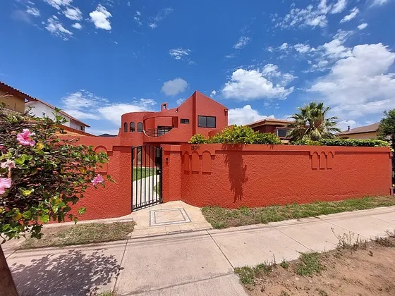 Casa En Arriendo De 6 Dorm. En La Serena