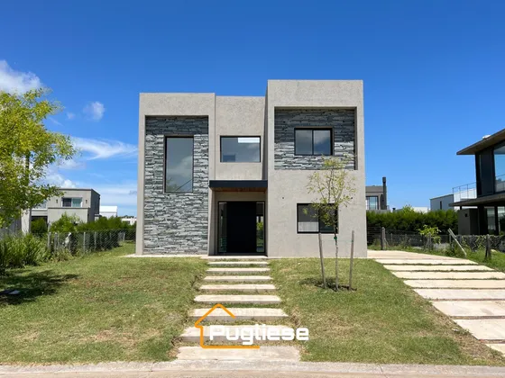 Casa A Estrenar Barrio Acacias Puertos Escobar