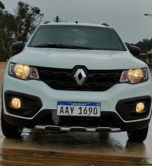 Renault Kwid Outsider Full