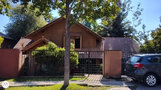 Casa Dentro De Condominio, Amplia Y Segura Lindos Jardines
