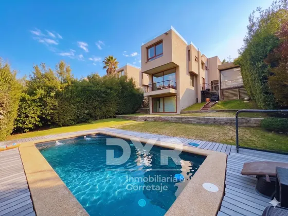 Casa En El Huinganal La Dehesa