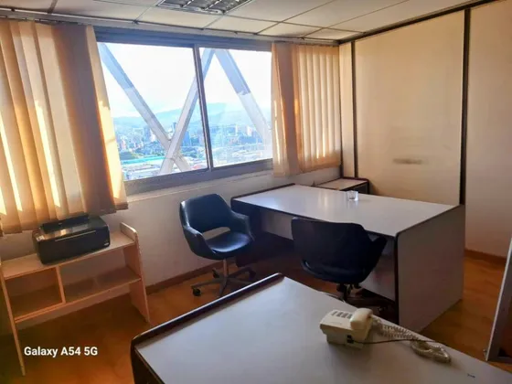 Alquilo Cubiculos En La Milla De Oro Chacao