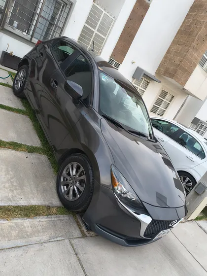 Mazda Mazda 2 1.5 I Touring Mt