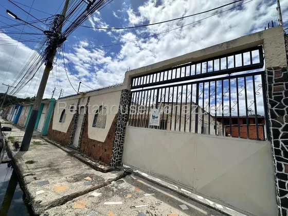 Casa En Venta Uso Comercial En La La Cooperativa 27-4150 Jcm