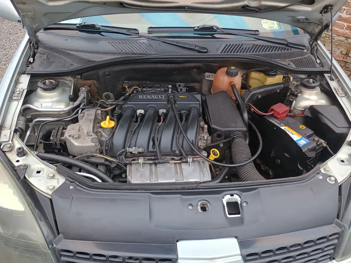 Renault Clio 1.6 Expression531567371679836167