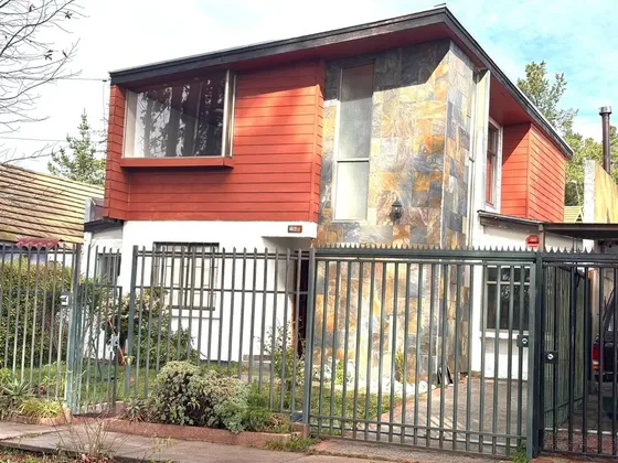 Casa En Venta De 5 Dormitorios Curauma