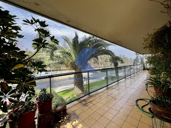 Departamento En Venta De 6 Dorm. En Vitacura