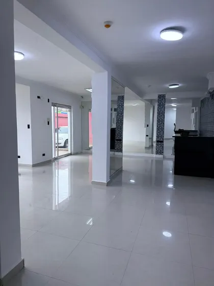 Alquiler Local Comercial A Pie De Calle En Lecheria