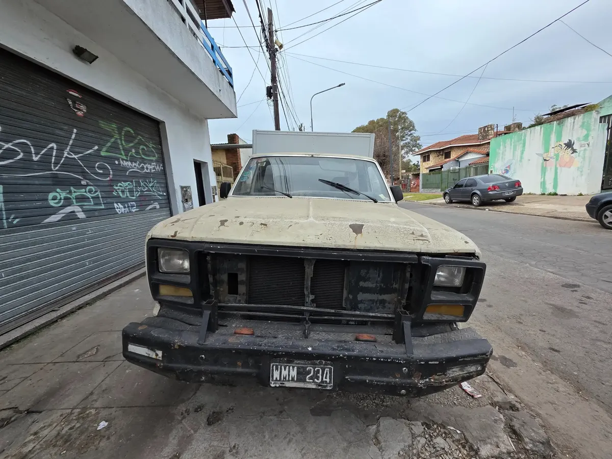 Ford F-100 Perkin 6