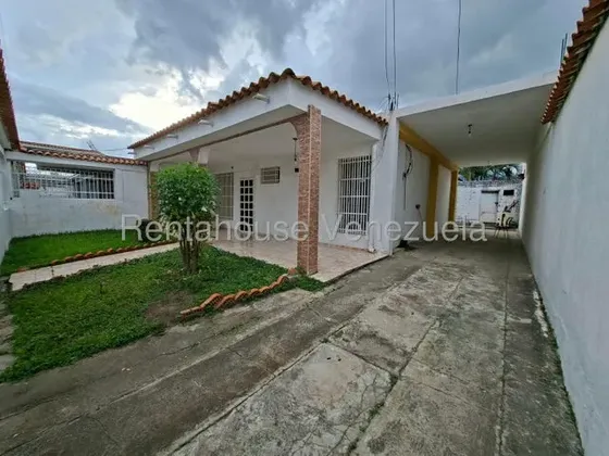 Casa En Venta En Corinsa Cagua Aragua 26-21638 Irrr