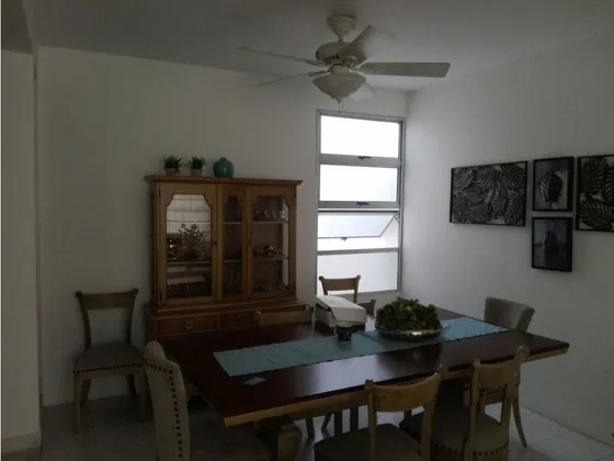 Casa En La Castellana Vecina A Un Parque 