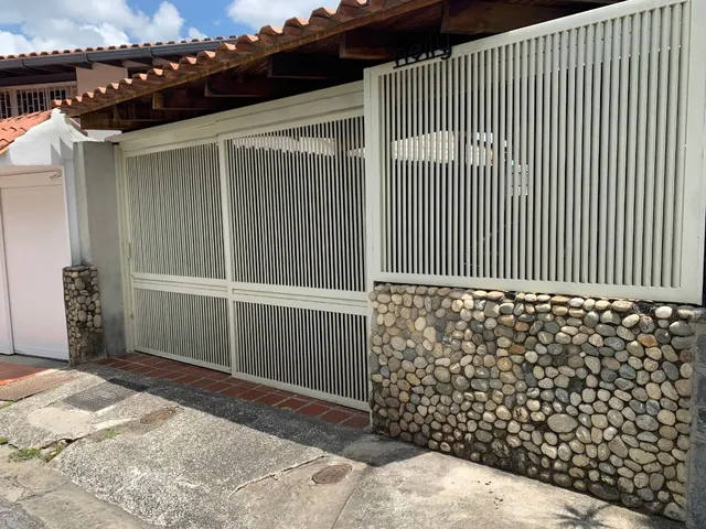 Ym -  Nuevo  Precio !!!! Casa Con Exelente Ubicacion En Calle Cerrada En El Marques En Estado Original