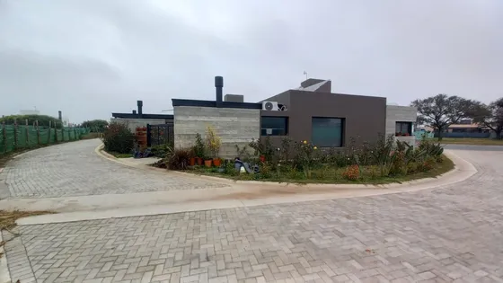 Venta De Casa En B° Siete Soles / Seguridad 24 Hs / B° Cerrado