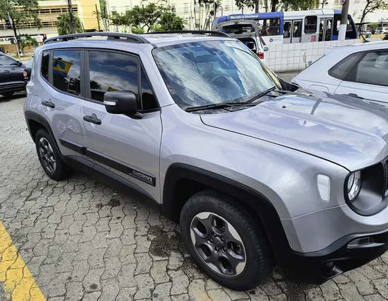 Jeep Renegade 1.8 Flex Aut. 5p