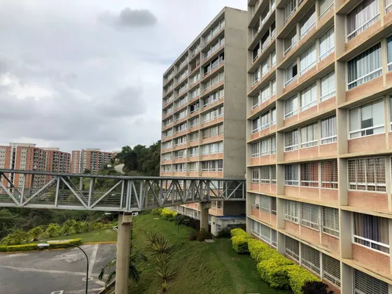 Apartamento En Res. El Encantado Humboldt Cod. India-2019