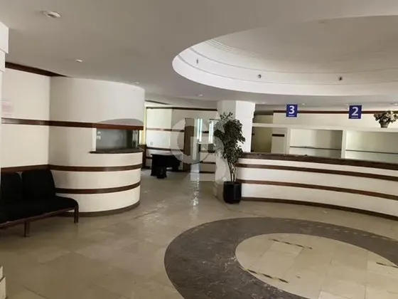 Metro Plaza De Armas: Comercial Con 15 Oficinas