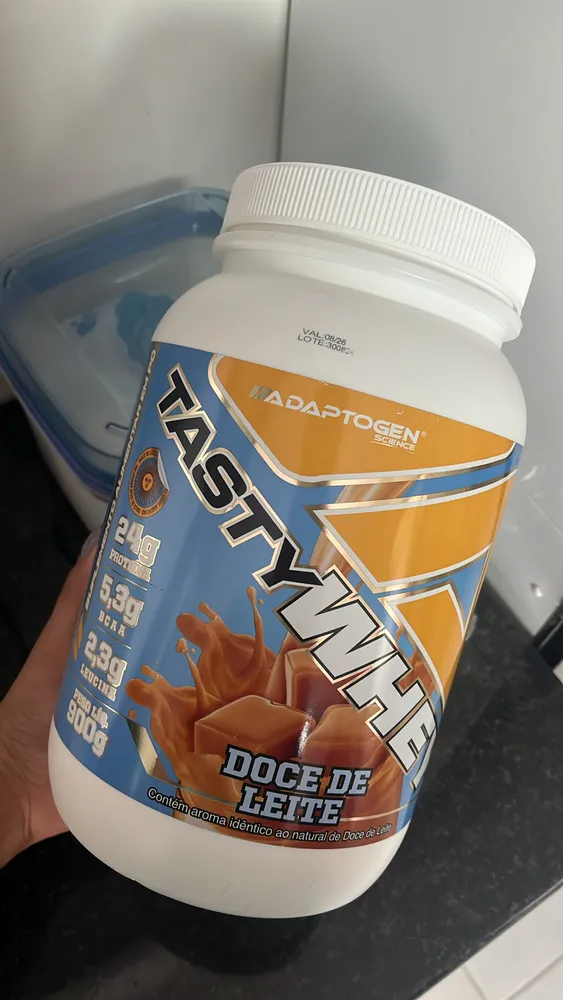 Foto real de embalagem de Tasty Whey 3w Gourmet Adaptogen tirada por usuário