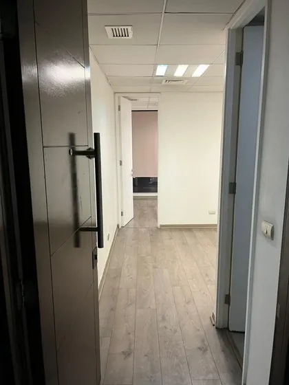 Oficina 990 Uf Vende Su Dueño.