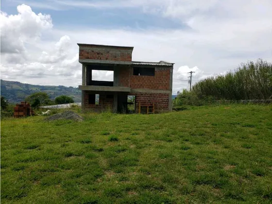 Lite Con Casa En Construcion Cerca Del Lago Calima Amplia Zona Verde