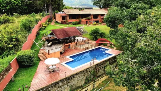 Annic Coronado Vende Lujosa Y Exclusiva Casa En Guataparo Country Club Cód. 308124
