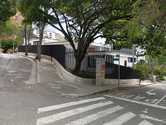 Casa En Arriendo/venta En Santa Teresita. Cod V11507