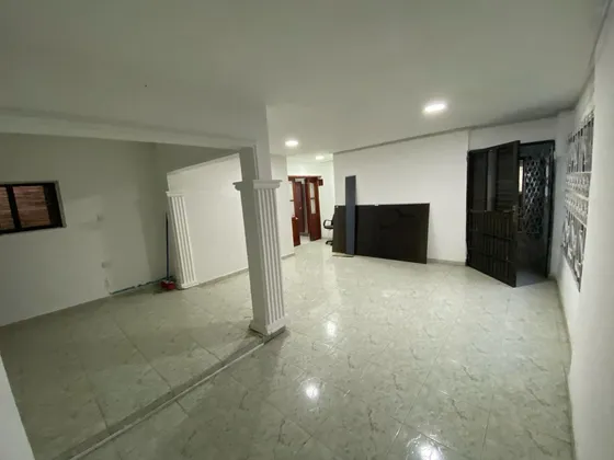 Espectacular Oficina Con Amplios Espacios Muy Buena Distribución Cod. 48522