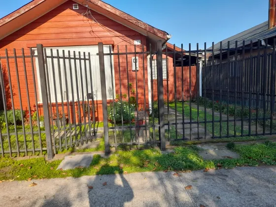 Arriendo Habitación En Los Ángeles  Tranquila Y Con Excelen