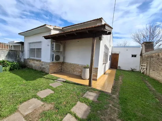 Casa En Venta 4 Ambientes En Hurlingham Apto Credito