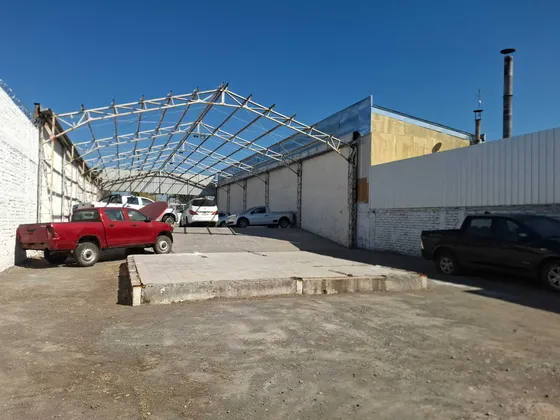 Galpón 407 M2 Y Oficinas Arriendo (176977)