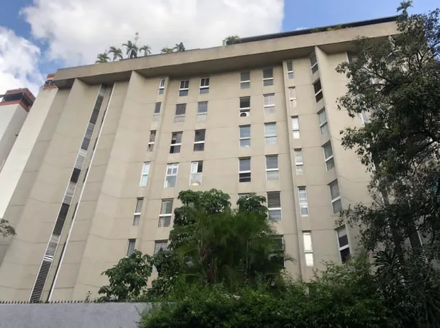 Venta Apartamento Los Palos Grandes. 2 Hab. 2 Puestos. Edificio Con Pozo Agua. Listo Para Mudarse!