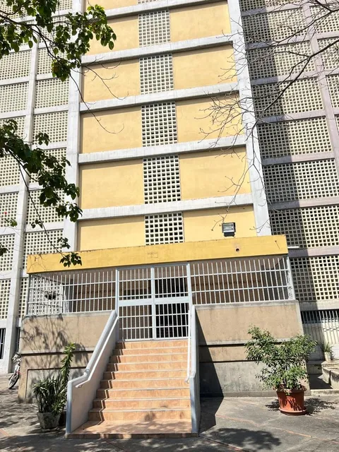 Venta Apartamento Semi Amoblado,  Remodelado Moderno, Piso Medio Todos , Centro De Maracay Estado Aragua    022js