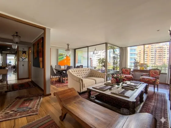 Depto En Venta De 2d/2b + Servicio En El Golf