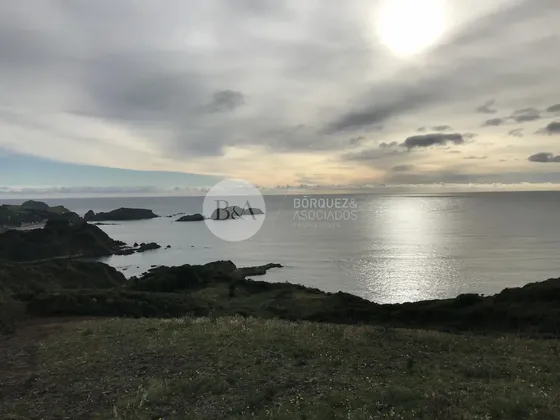 21281 - Casa Con Impactante Vista Al Mar En Chiloé