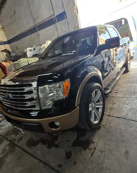 Ford F-150 Lariat