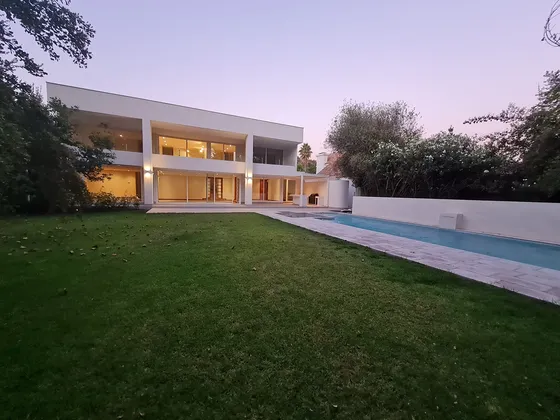 Gran Oportunidad Los Nogales, 580 M2 Construidos En 1250 M2