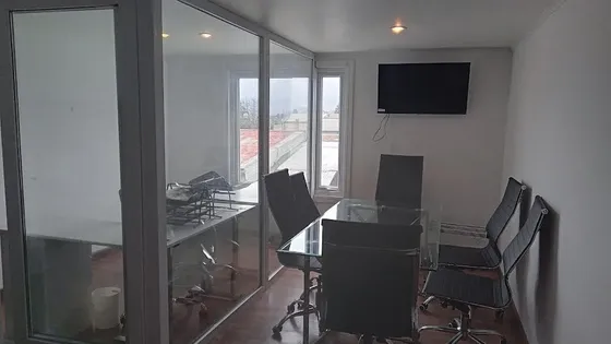 Excelente Oficina, Bien Ubicas, A Pocos Minutos Del Centro