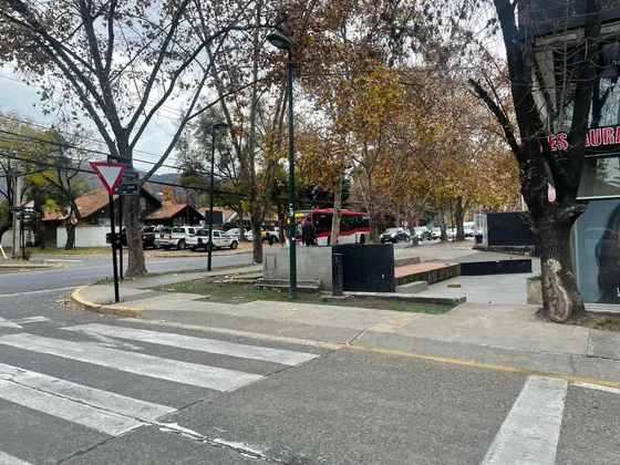 Local En Arriendo Lo Barnechea/el Rodeo