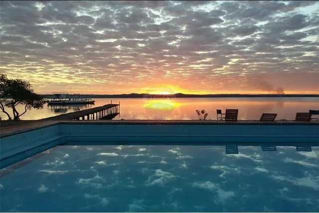 Terreno Sobre El Lago, Con 64, 78 Mts. Sobre El Lago Ypacaraí, Con Sus Aguas Serenas Y Sus Vistas Panorámicas Y Con Atardeceres De Película.