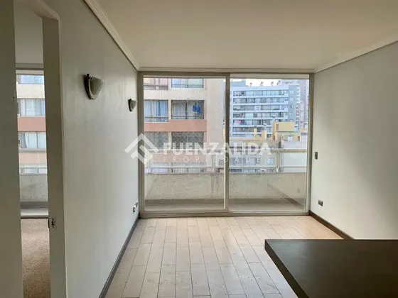 Venta Departamento Santiago 2 Dorm Estacionamiento Bodega