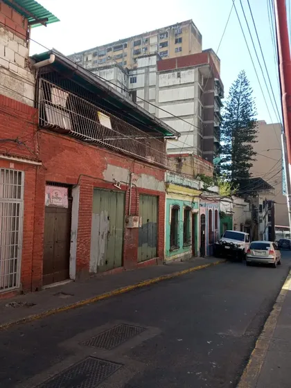 Oportunidad De Inversion Se Vende Casa Con 2 Locales Comerciales La Pastora Caracas