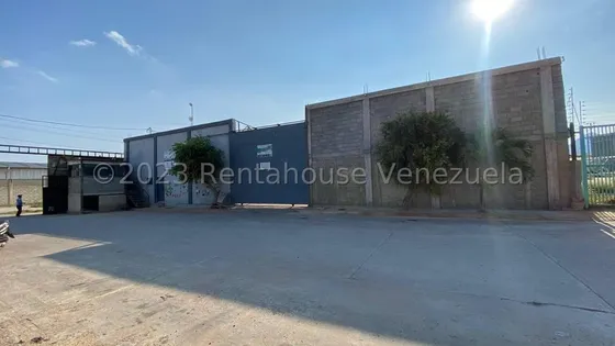 Galpon En Venta En Barquisimeto Zona Industrial Ii Cod 25 4143, Conjunto Privado Con Luz Trifasica Y Tanque Subterraneo, Soy Gabi Irastorza De Rentahouse.